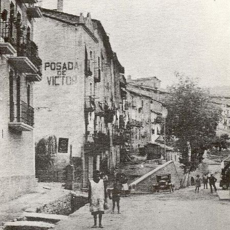 Hostal Victor Oliana Exterior photo