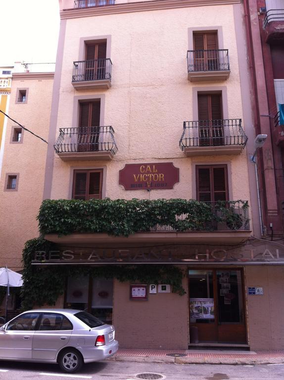 Hostal Victor Oliana Exterior photo